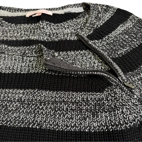 Victoria's Secret Black and Gray Striped Sweater Size Small Zipper Detail NWOT - Picture 7 of 11